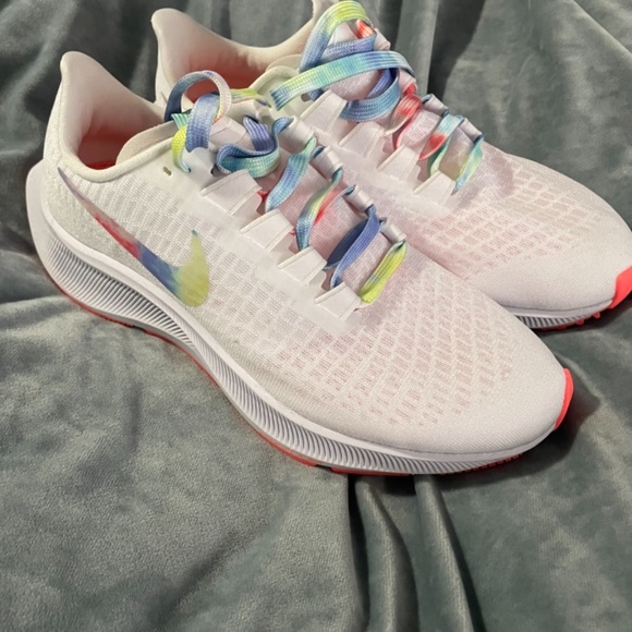 Woman’s nike air Pegasus size 7 - Picture 3 of 3